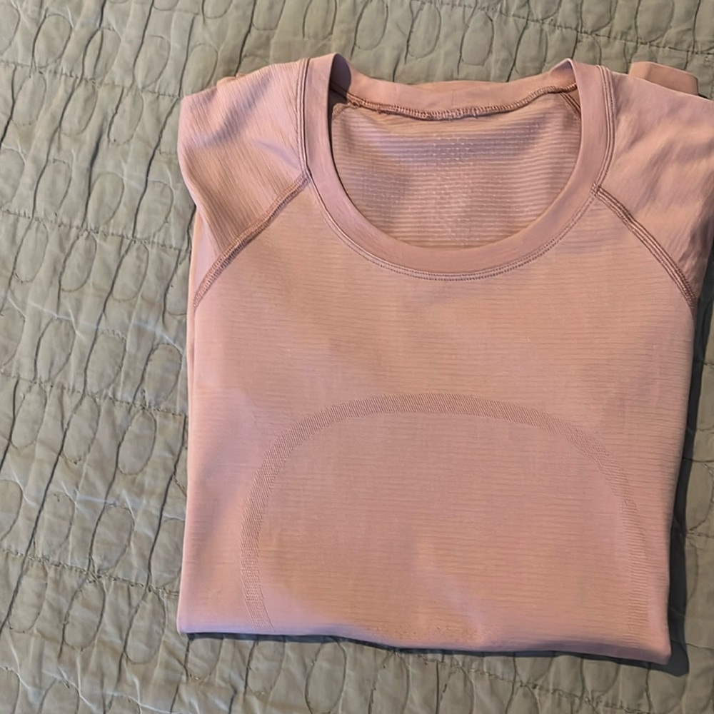 Lululemon Swiftly Tech shirt